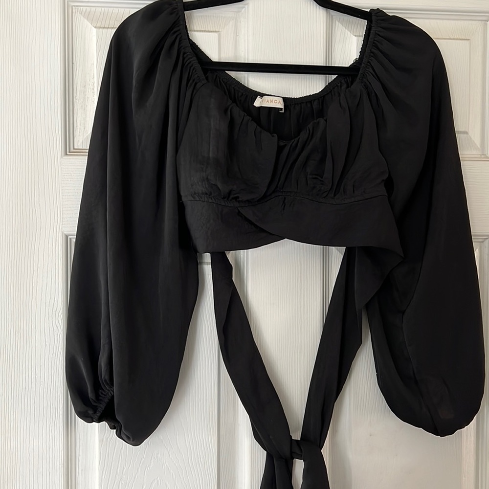Balloon sleeve cropped shirt